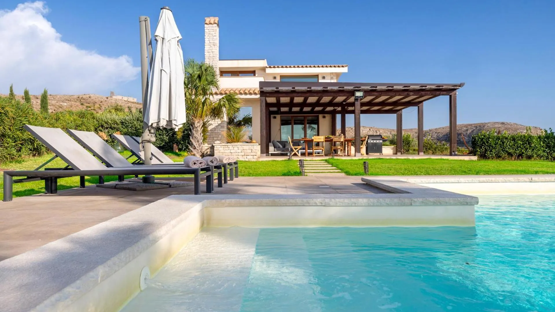 Villa Erakle A Luxury Villa With Amazing Sunset View Cattolica Eraclea