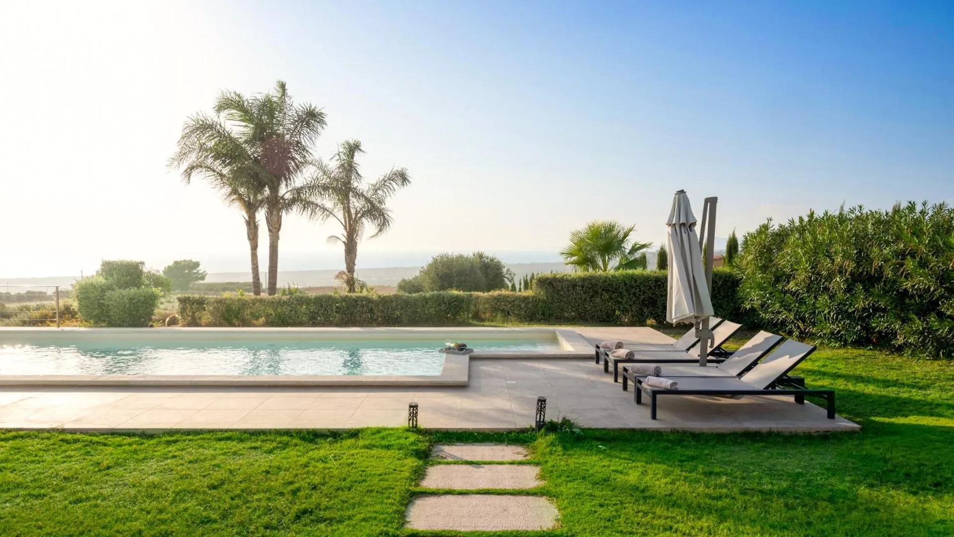 Villa Erakle A Luxury Villa With Amazing Sunset View Cattolica Eraclea